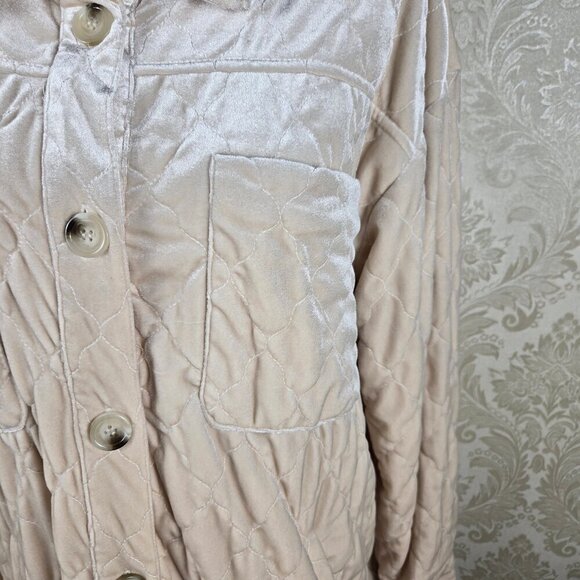 See and Be Seen Size Med Cream Colored Quilted Shacket Button Front NWT - Picture 3 of 16